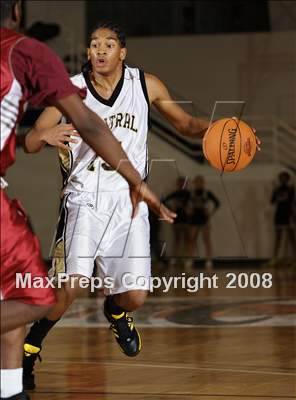 Thumbnail 2 in Central vs Madison Park (Spalding Hoophall Classic) photogallery.