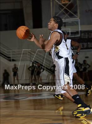 Thumbnail 1 in Central vs Madison Park (Spalding Hoophall Classic) photogallery.