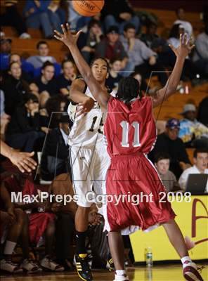 Thumbnail 3 in Central vs Madison Park (Spalding Hoophall Classic) photogallery.