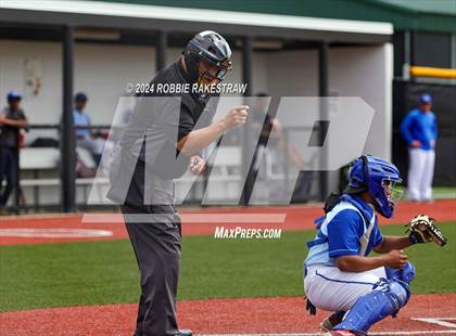 Thumbnail 2 in Hillcrest vs. Seagoville (UIL 5A Bi-District Playoff) photogallery.