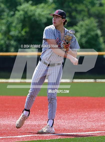 Thumbnail 2 in Hillcrest vs. Seagoville (UIL 5A Bi-District Playoff) photogallery.