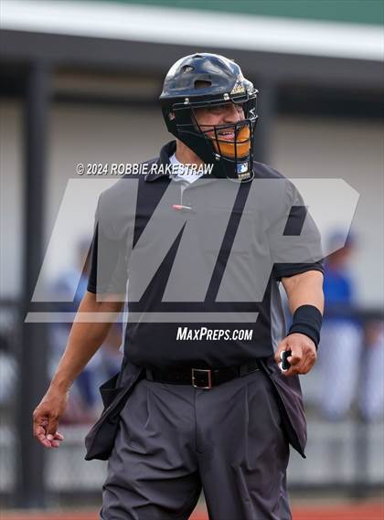 Thumbnail 3 in Hillcrest vs. Seagoville (UIL 5A Bi-District Playoff) photogallery.