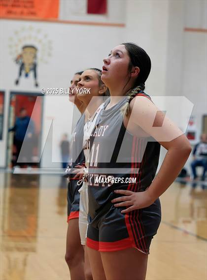 Thumbnail 1 in Grand Saline vs Mineola photogallery.