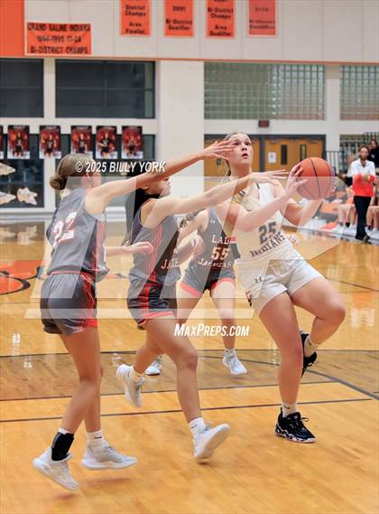 Thumbnail 2 in Grand Saline vs Mineola photogallery.