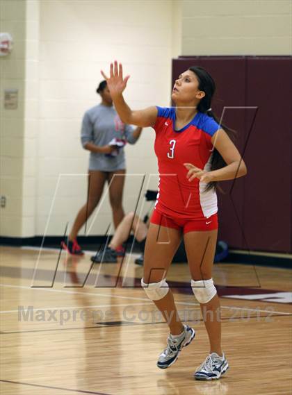 Thumbnail 1 in Round Rock vs. Westlake photogallery.