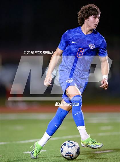 Thumbnail 3 in Grand Oaks vs Langham Creek (UIL 6A D2 Soccer Area Playoffs) photogallery.
