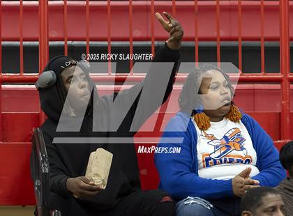 Thumbnail 1 in Civic Memorial vs. East St. Louis(IHSA Class 3A Regionals) photogallery.