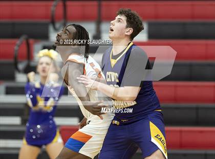 Thumbnail 2 in Civic Memorial vs. East St. Louis(IHSA Class 3A Regionals) photogallery.