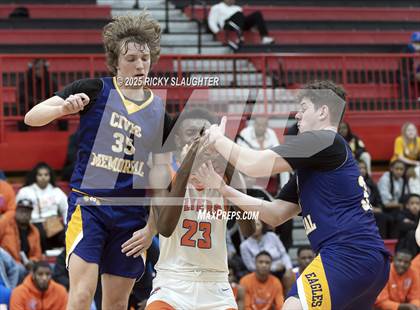 Thumbnail 3 in Civic Memorial vs. East St. Louis(IHSA Class 3A Regionals) photogallery.