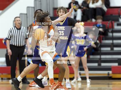 Thumbnail 1 in Civic Memorial vs. East St. Louis(IHSA Class 3A Regionals) photogallery.