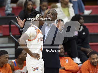 Thumbnail 2 in Civic Memorial vs. East St. Louis(IHSA Class 3A Regionals) photogallery.