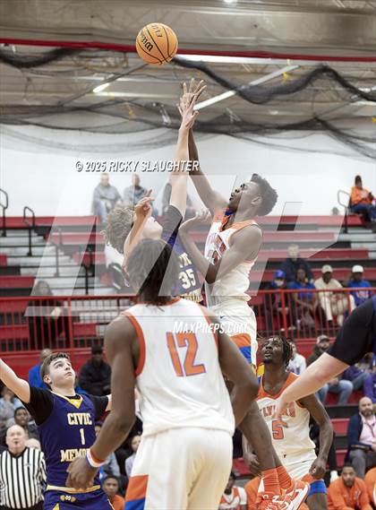 Thumbnail 1 in Civic Memorial vs. East St. Louis(IHSA Class 3A Regionals) photogallery.