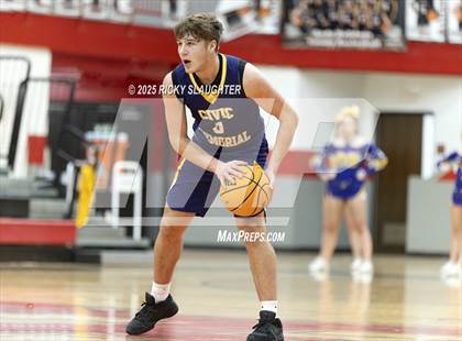 Thumbnail 1 in Civic Memorial vs. East St. Louis(IHSA Class 3A Regionals) photogallery.