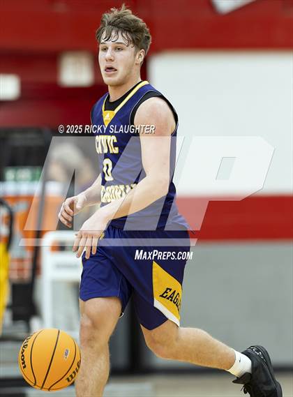 Thumbnail 1 in Civic Memorial vs. East St. Louis(IHSA Class 3A Regionals) photogallery.