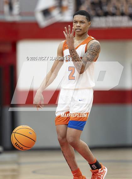Thumbnail 1 in Civic Memorial vs. East St. Louis(IHSA Class 3A Regionals) photogallery.