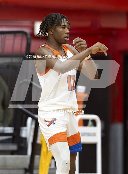 Thumbnail 2 in Civic Memorial vs. East St. Louis(IHSA Class 3A Regionals) photogallery.