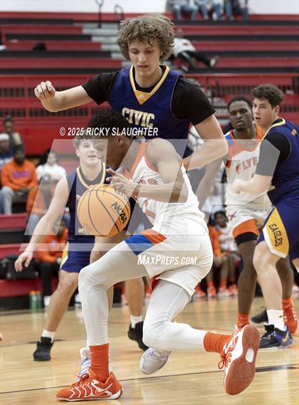 Thumbnail 1 in Civic Memorial vs. East St. Louis(IHSA Class 3A Regionals) photogallery.