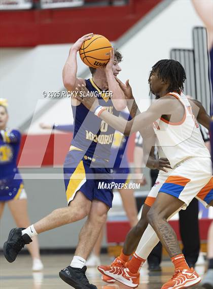 Thumbnail 1 in Civic Memorial vs. East St. Louis(IHSA Class 3A Regionals) photogallery.