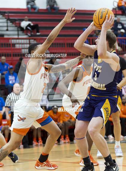 Thumbnail 3 in Civic Memorial vs. East St. Louis(IHSA Class 3A Regionals) photogallery.
