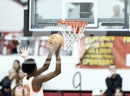 Thumbnail 1 in Civic Memorial vs. East St. Louis(IHSA Class 3A Regionals) photogallery.