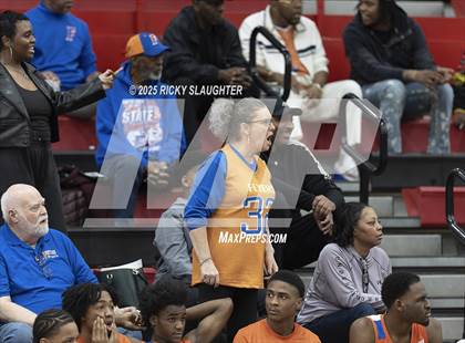 Thumbnail 1 in Civic Memorial vs. East St. Louis(IHSA Class 3A Regionals) photogallery.