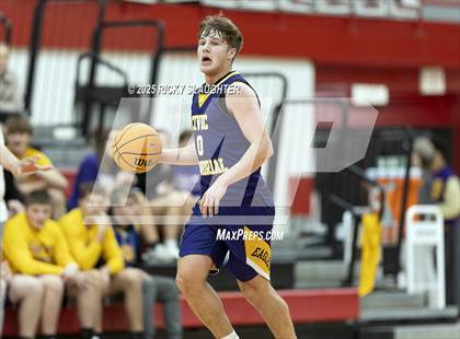 Thumbnail 2 in Civic Memorial vs. East St. Louis(IHSA Class 3A Regionals) photogallery.