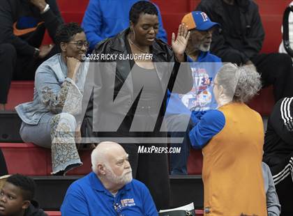 Thumbnail 2 in Civic Memorial vs. East St. Louis(IHSA Class 3A Regionals) photogallery.