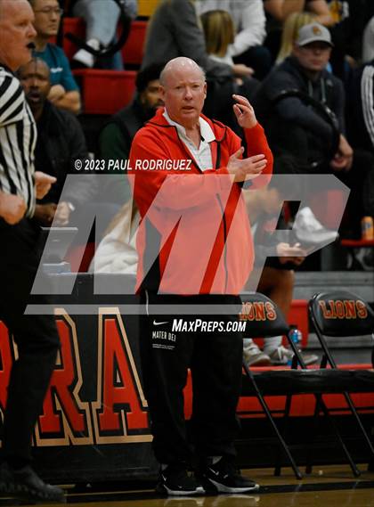 Thumbnail 2 in Mater Dei @ JSerra Catholic photogallery.