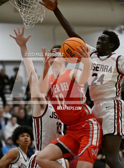 Thumbnail 3 in Mater Dei @ JSerra Catholic photogallery.