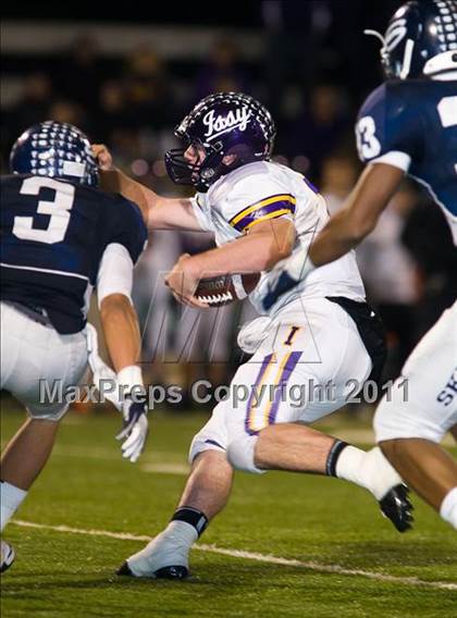 Thumbnail 2 in Issaquah vs. Skyview (WIAA 4A Playoffs) photogallery.