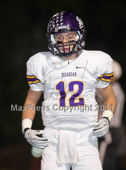 Thumbnail 1 in Issaquah vs. Skyview (WIAA 4A Playoffs) photogallery.