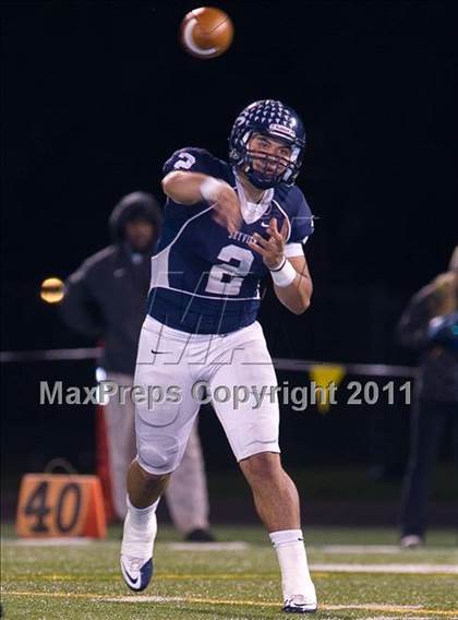Thumbnail 1 in Issaquah vs. Skyview (WIAA 4A Playoffs) photogallery.