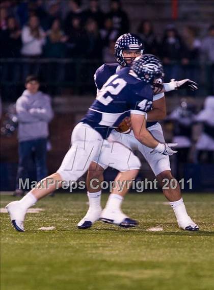 Thumbnail 1 in Issaquah vs. Skyview (WIAA 4A Playoffs) photogallery.