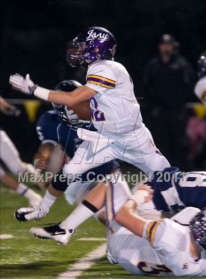 Thumbnail 1 in Issaquah vs. Skyview (WIAA 4A Playoffs) photogallery.