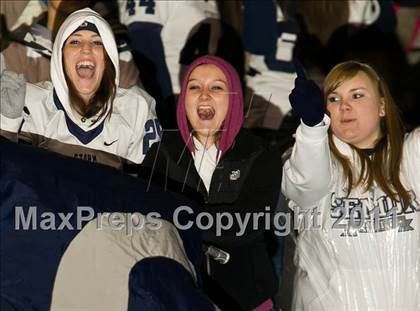Thumbnail 1 in Issaquah vs. Skyview (WIAA 4A Playoffs) photogallery.