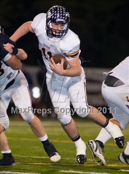 Thumbnail 1 in Issaquah vs. Skyview (WIAA 4A Playoffs) photogallery.