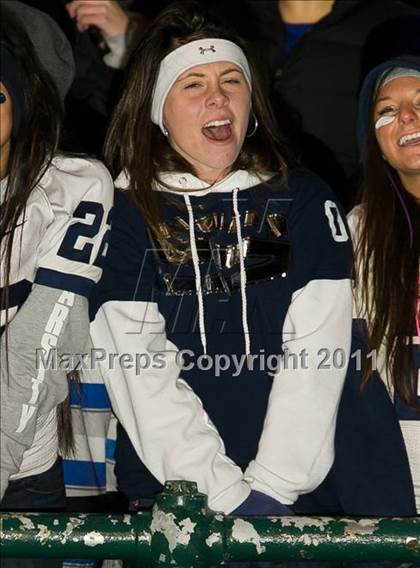 Thumbnail 3 in Issaquah vs. Skyview (WIAA 4A Playoffs) photogallery.