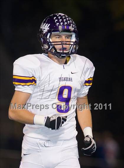 Thumbnail 3 in Issaquah vs. Skyview (WIAA 4A Playoffs) photogallery.
