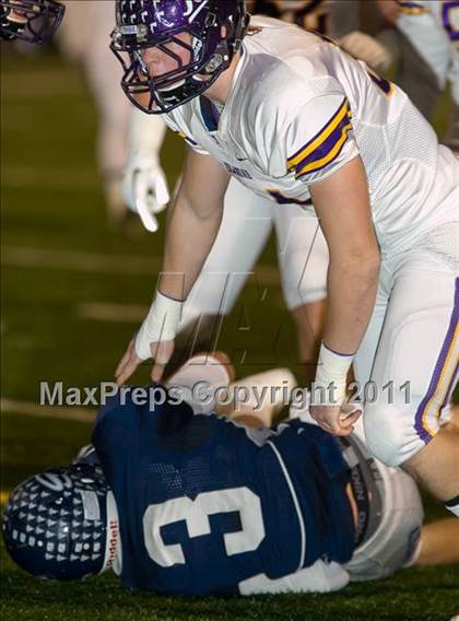 Thumbnail 2 in Issaquah vs. Skyview (WIAA 4A Playoffs) photogallery.