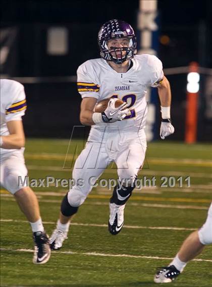 Thumbnail 1 in Issaquah vs. Skyview (WIAA 4A Playoffs) photogallery.