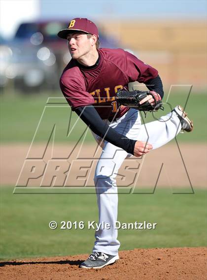 Thumbnail 2 in Van Alstyne vs Bells (Pottsboro Varsity Tournament) photogallery.