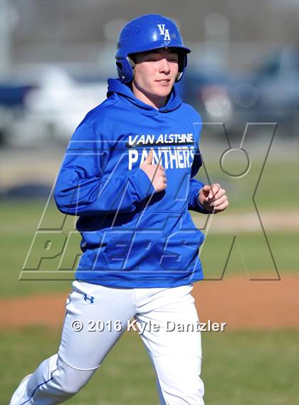 Thumbnail 1 in Van Alstyne vs Bells (Pottsboro Varsity Tournament) photogallery.