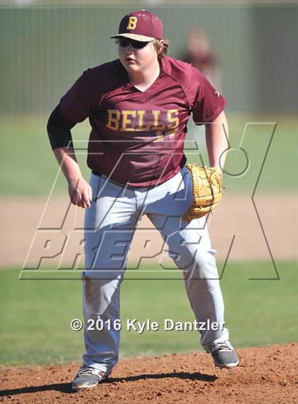 Thumbnail 3 in Van Alstyne vs Bells (Pottsboro Varsity Tournament) photogallery.