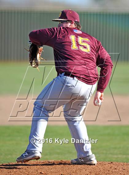 Thumbnail 3 in Van Alstyne vs Bells (Pottsboro Varsity Tournament) photogallery.
