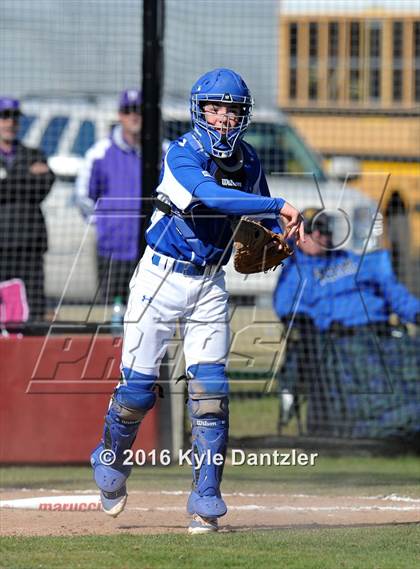 Thumbnail 1 in Van Alstyne vs Bells (Pottsboro Varsity Tournament) photogallery.