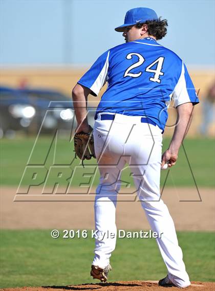 Thumbnail 1 in Van Alstyne vs Bells (Pottsboro Varsity Tournament) photogallery.