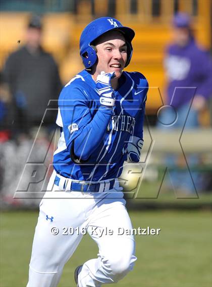 Thumbnail 2 in Van Alstyne vs Bells (Pottsboro Varsity Tournament) photogallery.