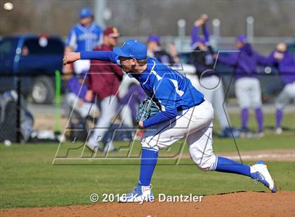 Thumbnail 3 in Van Alstyne vs Bells (Pottsboro Varsity Tournament) photogallery.