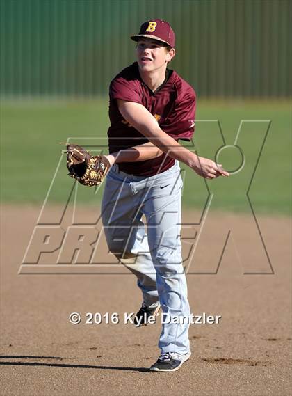 Thumbnail 2 in Van Alstyne vs Bells (Pottsboro Varsity Tournament) photogallery.