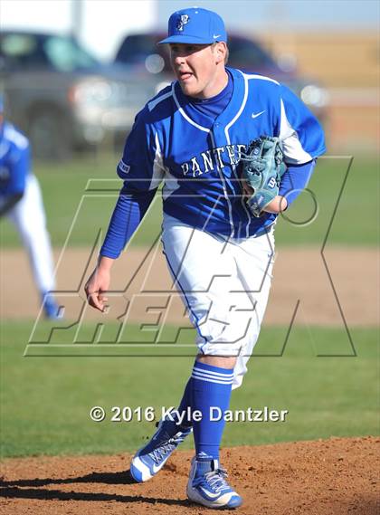 Thumbnail 1 in Van Alstyne vs Bells (Pottsboro Varsity Tournament) photogallery.